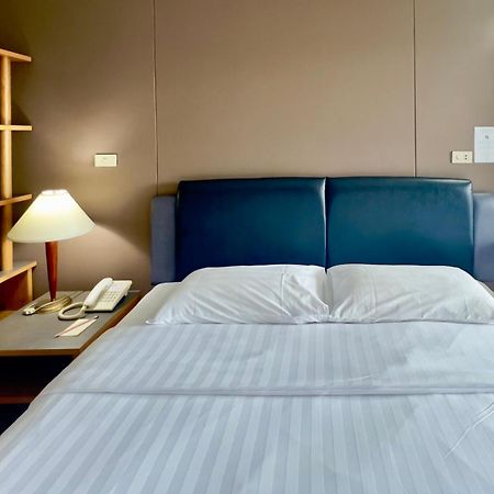 Bu Place Hotel Bangkok Bagian luar foto