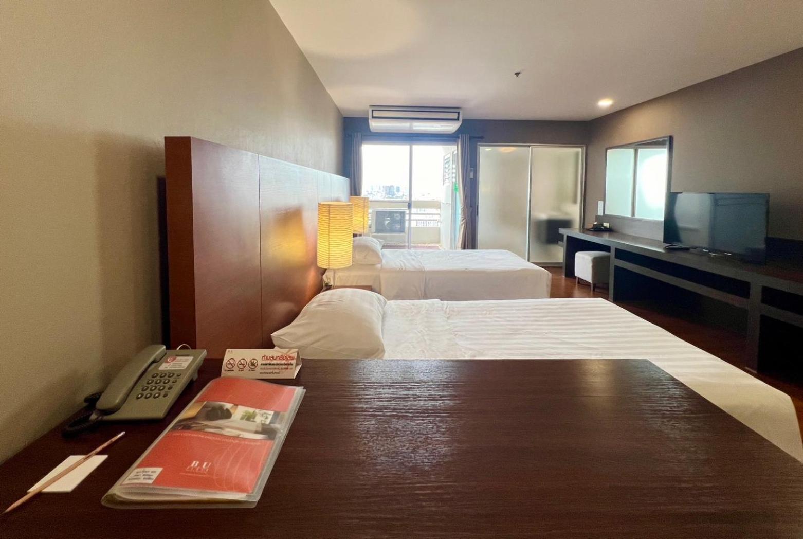 Bu Place Hotel Bangkok Bagian luar foto