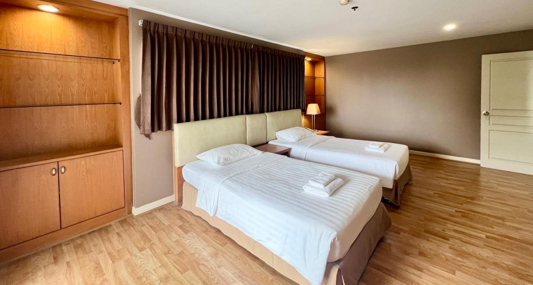 Bu Place Hotel Bangkok Bagian luar foto