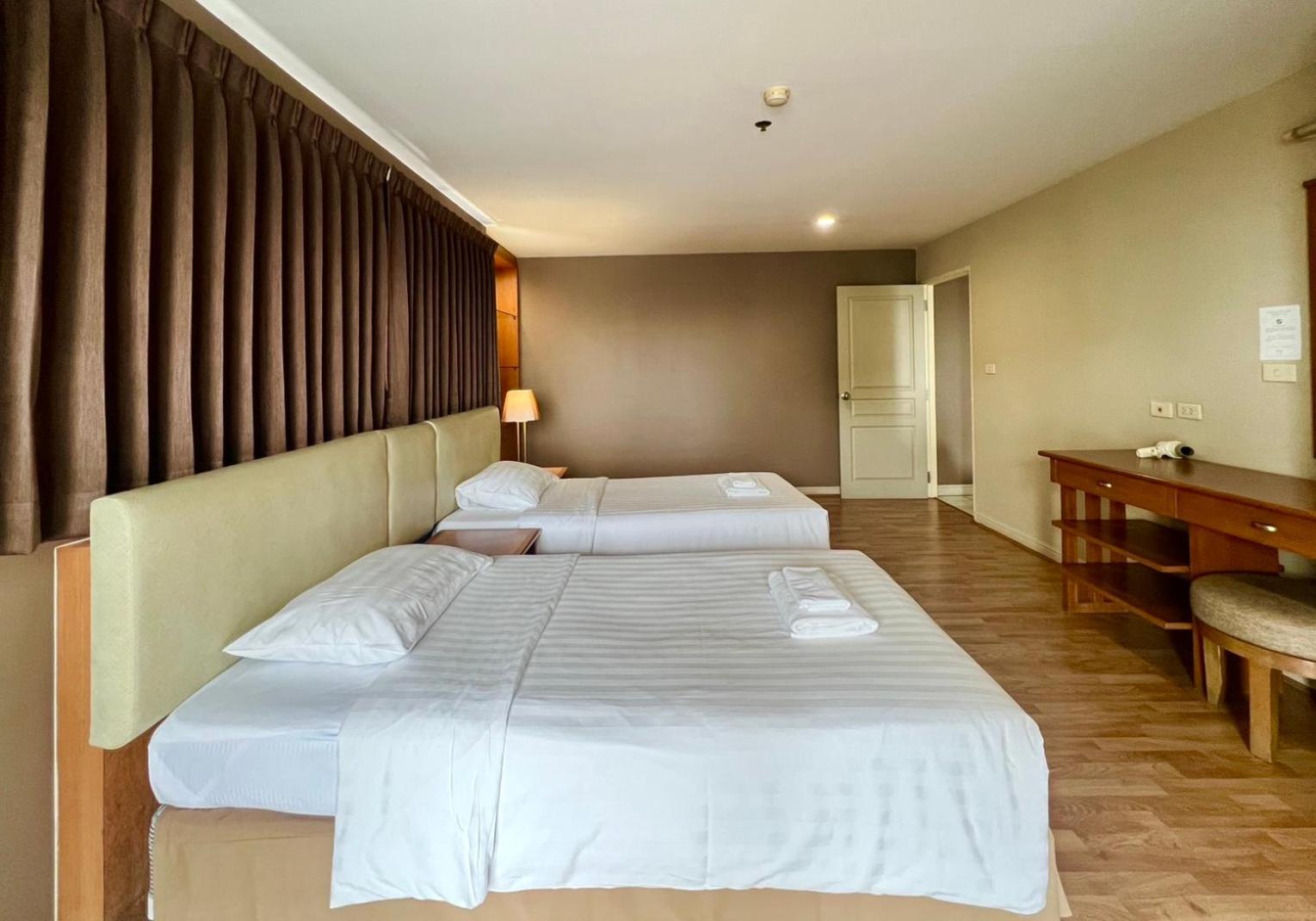 Bu Place Hotel Bangkok Bagian luar foto