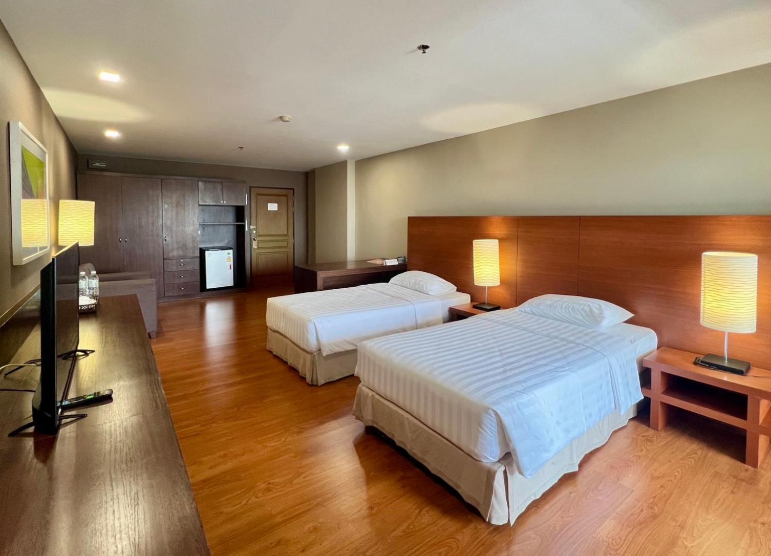 Bu Place Hotel Bangkok Bagian luar foto