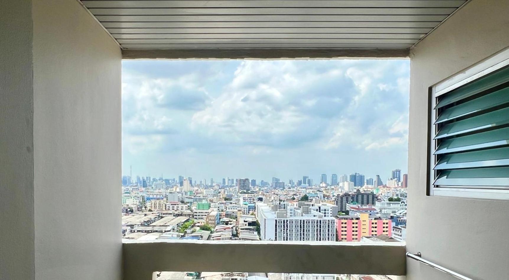 Bu Place Hotel Bangkok Bagian luar foto