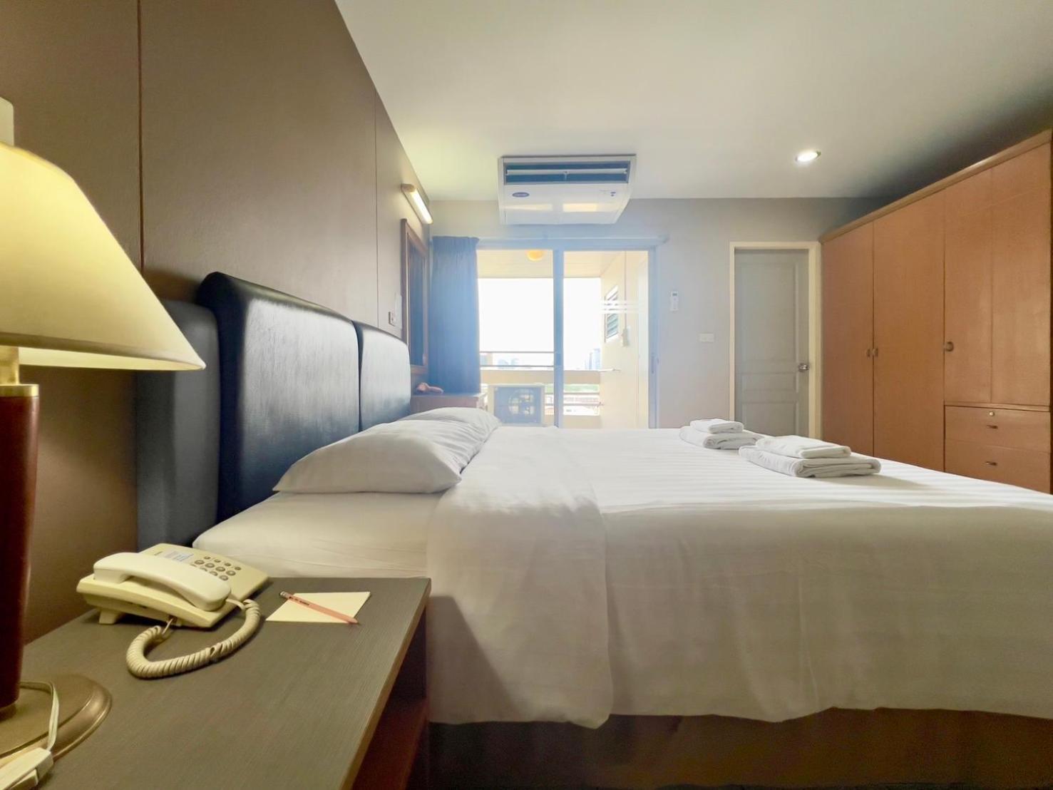 Bu Place Hotel Bangkok Bagian luar foto