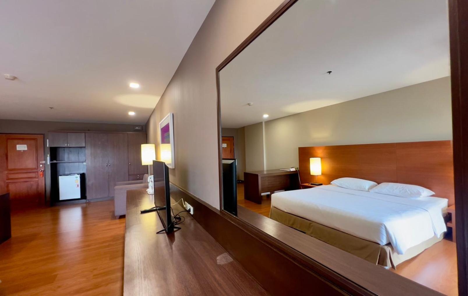 Bu Place Hotel Bangkok Bagian luar foto