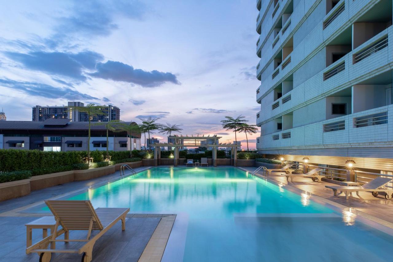 Bu Place Hotel Bangkok Bagian luar foto